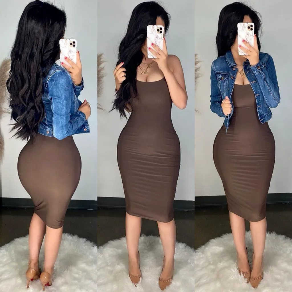 Close up of high waisted pencil skirt on hourglass figure